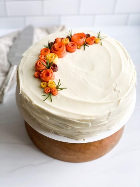 Decorate A Carrot Cake, Carrot Cake Decoration, Aunts Birthday, Red Birthday Cakes, Carrot Flowers, Unsweetened Applesauce, Round Cake Pans, Easter Cakes, How To Decorate