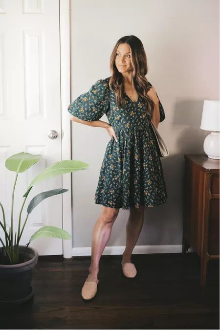 Mules With Dress Outfit, Mules Dress Outfit, Dress With Mules Outfit, Tan Mules Outfit, Mules With Dress, Beige Mules, Mules Outfit, Everyday Casual Outfits, Church Dresses