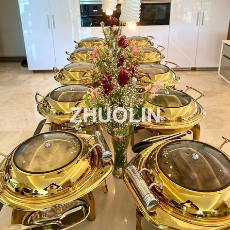 Buffet Serving Dishes Food Displays, Chafing Dishes Buffet, Chaffing Dishes Buffet Food Stations, Food Warmers Buffet Party Ideas, Chafing Dish Display Ideas, Modern Chafing Dishes, Party Food Warmers, Food Warmer Buffet, Family Cookout