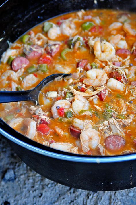 Gumbo!!  The Southern husband will be smitten.  From the wonderful @addapinch | Robyn Stone Easy Gumbo, Wild Recipes, Creole Food, Facebook Recipes, Cajun Food, Seafood Gumbo, Gumbo Recipe, Cajun Cooking, Tastefully Simple