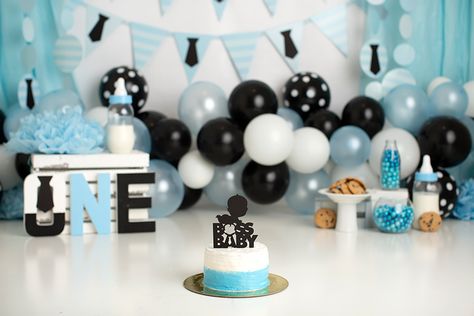 Boss Baby Photoshoot Ideas Boy, Boss Baby Photoshoot, 1st Birthday Photoshoot Boy Indoor, Boss Baby Birthday Party Boy, Baby Boss Cake, Studio Cake Smash, Half Birthday Baby, Boys First Birthday Cake