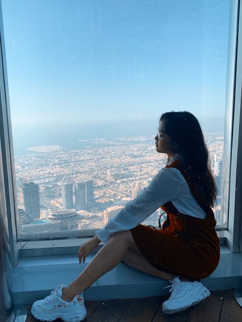 Skechers Outfit Woman, Skechers Dlites Outfit, Burj Khalifa Outfit Ideas, Skechers Outfit, Top Of Burj Khalifa, Skechers Dlites, Skechers D'lites, Skechers D Lites, Outfits Stylish