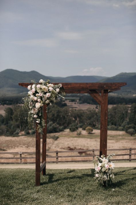 Minimal Floral Arch, Minimal Wedding Arbor, Wooden Wedding Arch Ideas, Square Arbor Wedding, Arbor Flower Arrangements, Wooden Wedding Arch With Flowers, Wooden Ceremony Arch, Wooden Arbor Wedding, Wooden Decoration Ideas