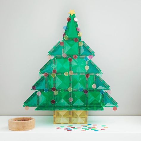 CONNETIX® on Instagram: “Anyone else needing to re-decorate their Christmas tree already? It didn’t take my kids long to strip most of the baubles off the tree…” Magnetic Building Tiles, Bookshelf Art, Christmas Units, Magnetic Tiles, Open Ended Toys, Educational Games For Kids, Building For Kids, Art Drawings For Kids, Christmas Crafts For Kids