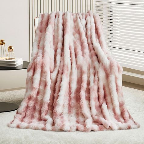 Luxury Plush Throw Blanket - Super Soft Cozy Fuzzy Blanket Faux Fur Blanket Lightweight Blankets Warm Bed Throws for Couch Bed Sofa (W130 x L160CM, Gradient Pink) Big Fluffy Blanket, Blankets Warm, Bubble Blanket, Fuzzy Throw Blanket, Blanket For Bed, Fuzzy Blanket, Faux Fur Throw Blanket, Warm Bed, Faux Fur Blanket