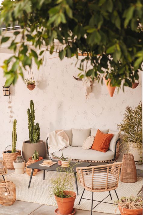 Clean Mexican Aesthetic, Modern Mexican Decor, Modern Mexican Home, Mexican Hacienda, Desert Decor, Modern Mexican, Mexican Home Decor, Mexican Home, Oval Coffee Tables