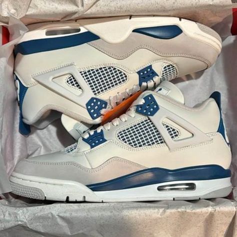 Ds New Air Jordan 4 Industrial Blue Size 10.5 New In Box Never Tried On Jordan 4 Industrial Blue, Jordan Bleu, Fire Shoes, Nike Shoes Women Fashion, Industrial Blue, Pretty Sneakers, Shoes For School, Nike Shoes Girls, Jordan 4s