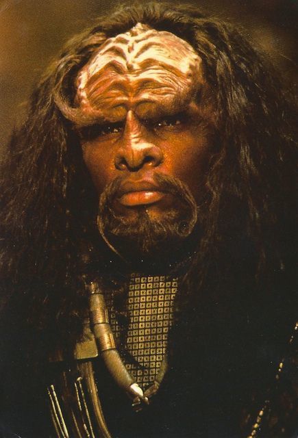 Star Trek The Motion Picture, Klingon Empire, Star Trek Klingon, Star Trek Generations, Japanese Armor, The Aliens, Star Trek Images, Star Trek Characters, Star Trek The Next Generation