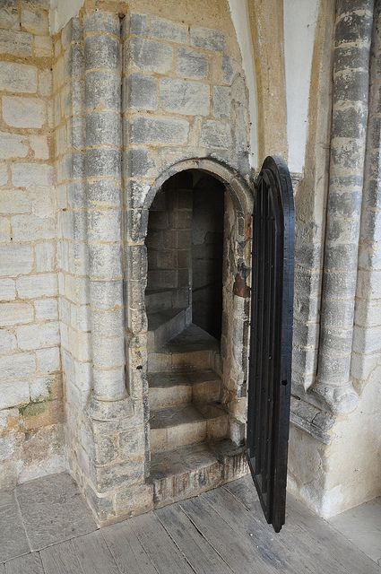 Castle Rising, Norfolk Foto Scale, Secret Passages, Secret Rooms, Stairway To Heaven, Trik Fotografi, Old Stone, Medieval Castle, Beautiful Doors, Manor House