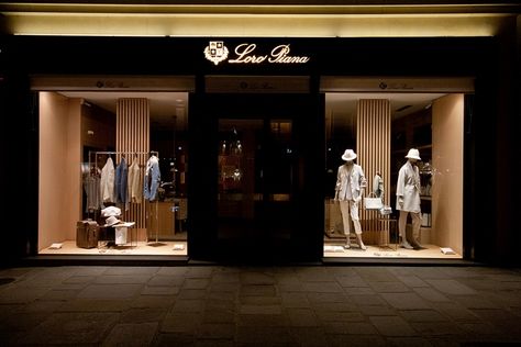 Loro Piana Windows 2015 Spring, Paris – France » Retail Design Blog Spring Paris, Clothing Store Design, Celebrity Wedding Dresses, Bloomingdales Fashion, Girl Boss Style, Retail Store Design, Transparent Fashion, Retail Design Blog, Eclectic Fashion