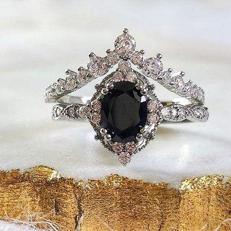 Different Stone Wedding Rings, Black Onyx Engagement Ring White Gold, Got Wedding Rings, Disney Villain Engagement Rings, Black Diamond Engagement Ring Vintage Unique, Black And White Diamond Engagement Rings, Unique Wedding Rings Black, Engagement Rings Edgy, Spooky Wedding Rings