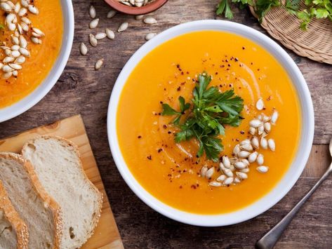 Surprisingly Simple Roasted Butternut Squash Soup Recipe DEALiciousness Pumpkin And Ginger Soup, Cream Of Pumpkin Soup, Thanksgiving Appetizers Easy, Creamy Pumpkin Soup, Winter Soup Recipe, Easy Keto Meal Plan, Butternut Squash Recipes Soup, Squash Soup Recipe, Pumpkin Soup Recipe