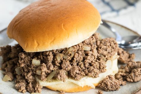 Crumble Burgers, Loose Meat Sandwich, Maid Rite Sandwiches, Meat Sandwiches, Loose Meat, Loose Meat Sandwiches, Easy Hamburger, Meat Sandwich, Ground Beef Recipes Easy