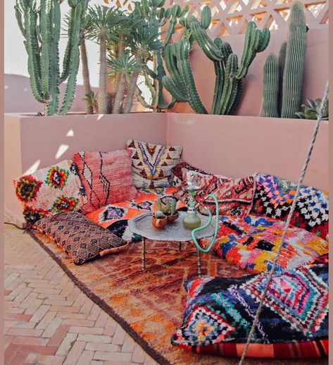 Moroccan Outdoor Patio, Moroccan Patio Ideas, Western Pillow, Western Pillows, Bohemian Patio, Boho Patio, Moroccan Cushions, Moroccan Interiors, Christmas Cushion Covers