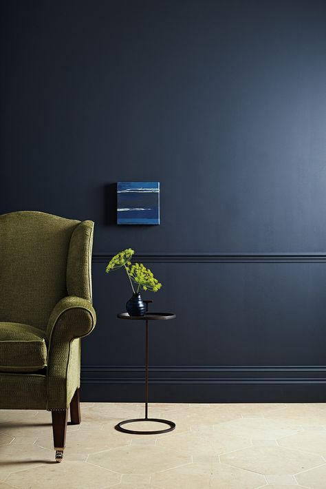 #Zoffany #peinture #paint - coloris Ink - ZOFFANY - https://www.stylelibrary.com/ Living Room Colour Schemes, Interior Railings, Dark Paint Colors, Dark Paint, Eggshell Paint, Skirting Boards, Professional Decor, Room Paint Colors, Paint Colour