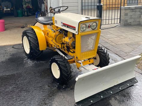 Old Lawn Tractor, Cub Cadet Tractors, Yard Tractors, Mini Tractor, Lawn Tractors, Case Ih Tractors, Ventrac Tractors, 1466 International Tractor, Compact Tractors