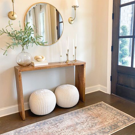 Aesthetic Interior Design, Entryway Inspiration, Entryway Table Decor, Small Entryway, Home Entrance Decor, Best Interior Design, Machine Washable Rugs, Mirror Wall Decor, Decoration Design