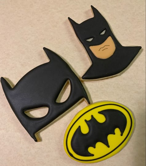 Batman Sugar Cookies, Batman Cookies Decorated, Marvel Cookies, Batman Cookies, Batman Theme Party, Superhero Cookies, Elegant Cookies, Marvel Birthday Party, Batman Theme