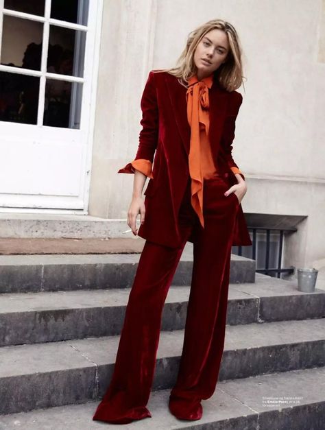 20 Awesome Winter Pants Ideas to Copy  #Colors #fashion #Pants Camille Rowe, Velvet Suit, Blazer Outfit, Business Dress, Red Suit, Orange Blouse, Retro Mode, Business Outfit, Inspired Outfits