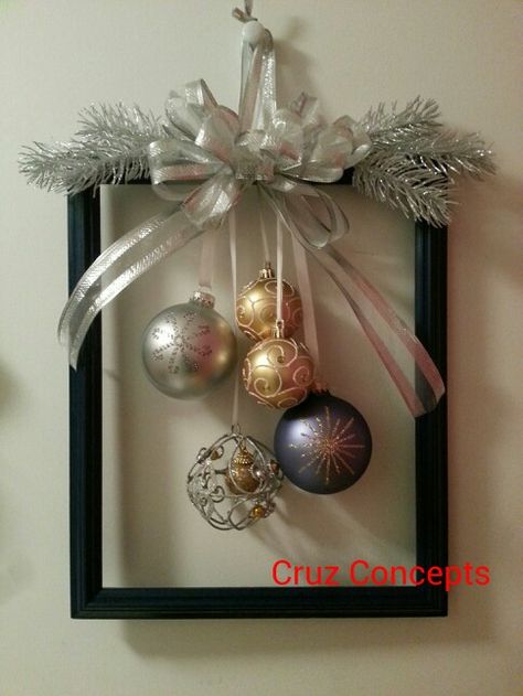 Frame wreath xmas balls square Picture Frame Wreath, Christmas Wreath Ideas, Square Wreath, Diy Christmas Wreath, Dollar Tree Christmas Decor, Easy Christmas Wreaths, Dollar Tree Christmas, Diy Picture Frames, Christmas Frames