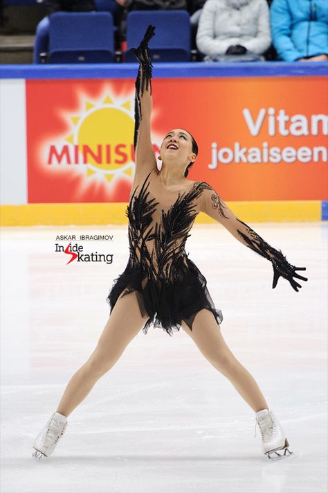 Ice Skating Costumes, Figure Skating Outfits, Ice Skating Outfit, Mao Asada, Figure Skating Costumes, Salsa Dress, Ice Skating Dresses, Competition Dress, Ice Skaters