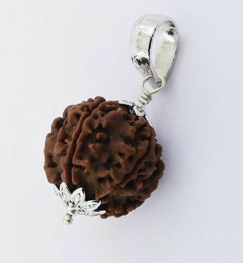 Rudraksha Jewelry, Shiva Mantra, Om Jewelry, Silver Necklace Designs, Rudraksha Beads, Mens Gold Jewelry, Mens Gold Bracelets, Gold Rings Fashion, Beads Charms