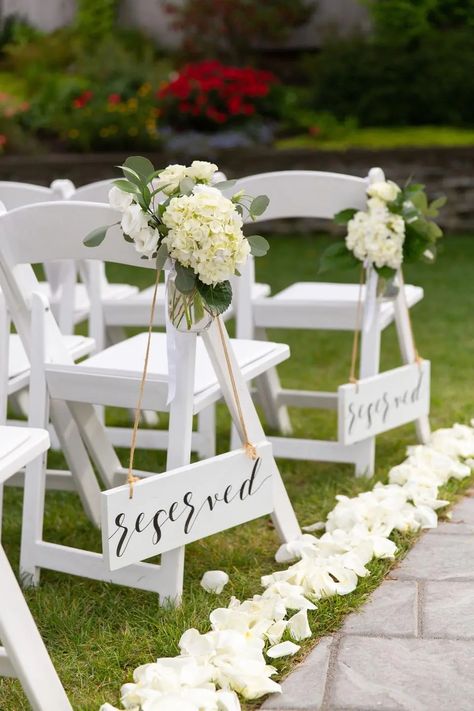 Wedding Aisle Decorations Outdoor, Outdoor Wedding Aisle, Outside Wedding Ceremonies, Wedding Aisle Outdoor, Wedding Aisle Decor, Diy Outdoor Weddings, Aisle Decorations, Wedding Isles, Ceremony Chairs