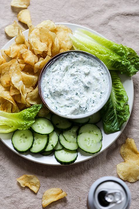 Yankee Recipes, Sliced Vegetables, Summer Appetizers, Floating Kitchen, Most Pinned Recipes, Cold Dips, Creamed Cucumbers, Summer Foods, Yogurt Dip