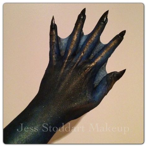 Love this but I'm not sure I've got the skills for it  - Alien/mermaid webbed special fx hand/nails Sea Creature Halloween Costumes, Sea Creature Makeup, Alien Mermaid, Webbed Hands, Spfx Makeup, Hand Nails, Sea Siren, Lighthouse Keeper, Special Fx Makeup