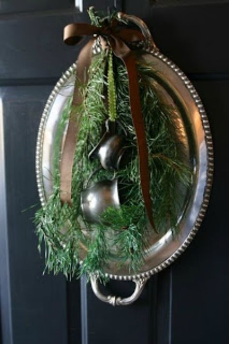 handmade christmas challenge week 4: put a wreath upon the door - My French Twist Primitive Design, Noel Christmas, Christmas Deco, Christmas Joy, Christmas Inspiration, Christmas Cheer, All Things Christmas, Winter Christmas, Christmas Wreath