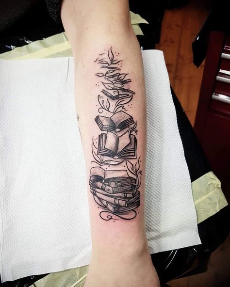 Stacked Shelves, Writer Tattoo, Book Inspired Tattoos, Book Lover Tattoo, Bookish Tattoos, Stunning Tattoos, Literary Tattoos, Tattoo People, Elbow Tattoos