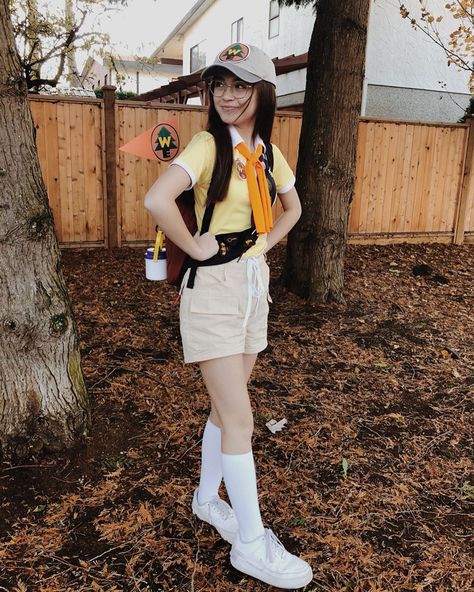 Russell Up Costume, Disneyland Costumes, Anna Cathcart, Epic Halloween Costumes, Blonde Halloween Costumes, Sweat Lodge, Up Halloween Costumes, Wilderness Explorer, Hot Halloween Outfits