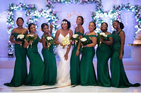 Black People Weddings, Emerald Green Wedding Theme, Hunter Green Wedding, Garden Wedding Party, Green Wedding Decorations, Green Gold Weddings, Dark Green Wedding, Country Garden Wedding, Dark Green Bridesmaid Dress