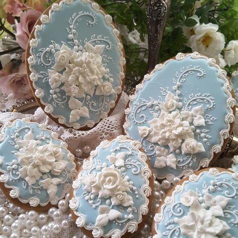 Wedgewood-ish by Teri Pringle Wood Art Cookies, Elegant Cookies, Egg Cookies, Easter Egg Cookies, Cookies Cake, Pretty Cookies, Fancy Cookies, Creative Cookies, Beautiful Cookies