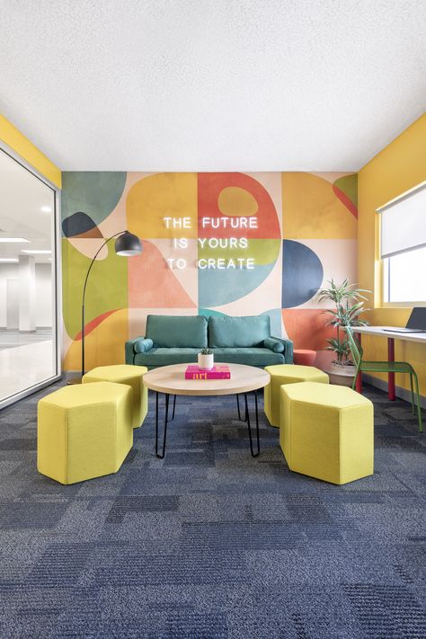 This student workspace was designed to foster engagement and evoke creativity and innovation. From the bright colors and bold vibe to the room, this multifunctional room is a place where students can gather, collaborate and relax to help develop their entrepreneurial ideas. #boldclassrooms #boldspaces #boldlearning #brightspaces #classroomdesign #funclassrooms Student Workspace, Decor Bedroom Aesthetic, Colorful Walls, Multifunctional Room, Bright Office, Student Lounge, Seni Mural, Meeting Room Design, Miami Interior Design