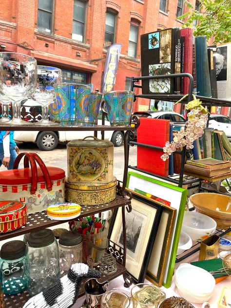 Dumbo Flea Market, Estate Sale Aesthetic, New York Thanksgiving, Dumbo New York, Core Core, Bohemian House, Story Prompts, Market Shopping, Garage Sale