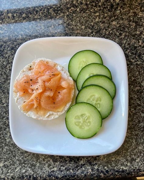 (2) Ocean 🌊 is recovering 💙 on X: "🍽️ https://t.co/6V7UfwQHIx" / X Smoked Salmon Rice Cake, Hello Kitty Diets, Cream Cheese Rice Cake, Salmon Low Calorie, Cream Cheese And Cucumber, Salmon Calories, Cakes With Cream Cheese, Salmon And Cucumber, Salmon And Cream Cheese