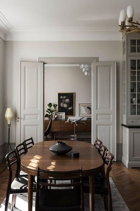 Stockholm Apartment, Eclectic Living, Decor Eclectic, Room Painting, 아파트 인테리어, Room Color, The Dining Room, Dining Room Inspiration, Interior Photo