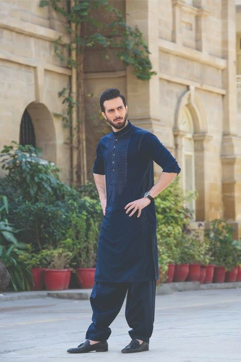 Muslim Men Clothing, Man Dress Design, Wedding Kurta For Men, Kurta Pajama Men, Stylish Men Wear, Groom Dress Men, Indian Groom Wear, Gents Kurta Design, Gents Kurta