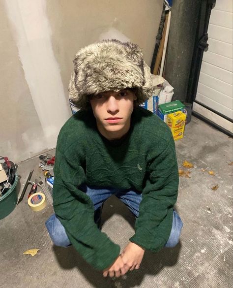 Russian Hat, Hat Aesthetic, Chica Cool, Outfit Autumn, Winter Inspo, روتين العناية بالبشرة, Swaggy Outfits, Streetwear Men Outfits, Themed Outfits