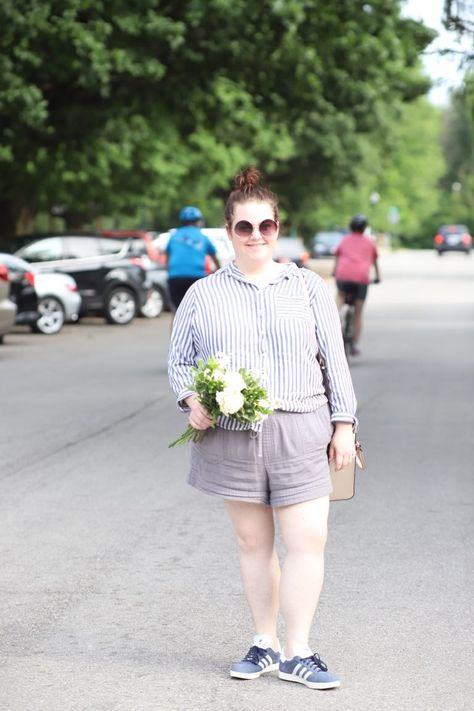 Adidas Gazelles and a cool, plus size vibe - Perfecting My Soccer Mom Look - The Pretty Plus Adidas Samba Outfit Women, Adidas Gazelles, Adidas Samba Outfit, Samba Outfit, Chill Outfits, Soccer Mom, Adidas Gazelle, Adidas Samba, The Pretty