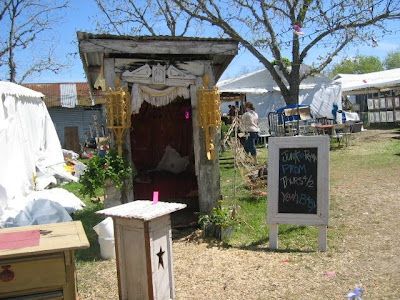 SUSAN'S COLORFUL LIFE: Warrenton Antique Festival Shopping Bright Sunshine, Festival Shop, Colorful Life, Day Trip, Just In Case, Texas, Wonder, Festival, Outdoor Decor