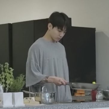 Jungkook Cooking, Taekook Au, Jungkook Fanart, Jungkook Cute, Bts Jungkook, Jeon Jungkook, How To Look Better, Bts, On Twitter