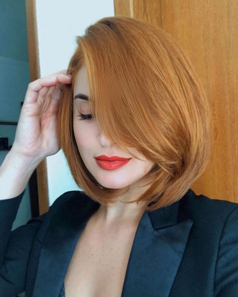 Perfect Red Lips, Short Bobs, Layered Bob Haircuts, Copper Hair Color, Layered Bob, Copper Hair, Girl Inspiration, E 40, Ginger Hair