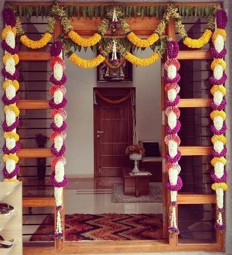 Indian Wedding Decor Inspiration Door Flower Decoration, Ceremony Decor Ideas, Indian Rituals, Laxmi Puja, Home Flower Decor, Indian Wedding Decor, House Warming Ceremony, Wedding Background Decoration, Housewarming Decorations