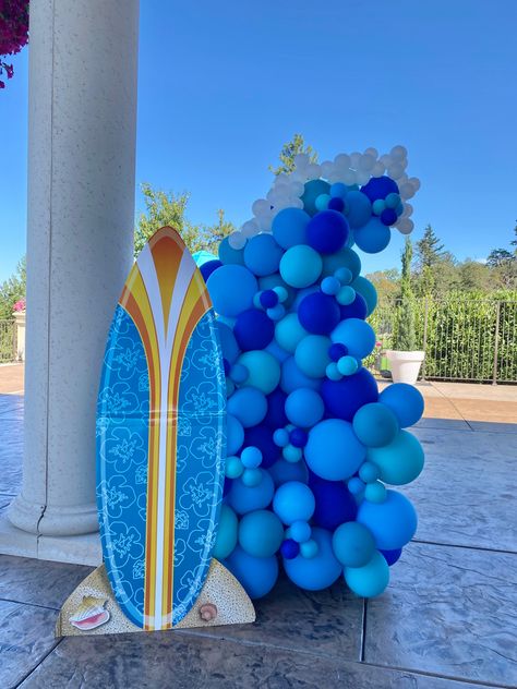 Surfboard Balloon Garland, Surf Balloon Arch, Wave Balloon Arch, Wave Balloons, Surf Backdrop, Surf Party Balloons, Balloon Wave, Wave Backdrop, Surf Theme Party