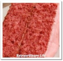 Gluten Free Strawberry Cake Recipe (using Betty Crocker GF Cake Mix) Strawberry Cake Paula Deen, Gluten Free Strawberry Cake Recipe, Gluten Free Cake Mix Recipes, Gluten Free Strawberry Cake, Gluten Free Cake Mixes, Delicious Strawberry Cake, Strawberry Gluten Free, Strawberry Cake Recipe, Cake Strawberry