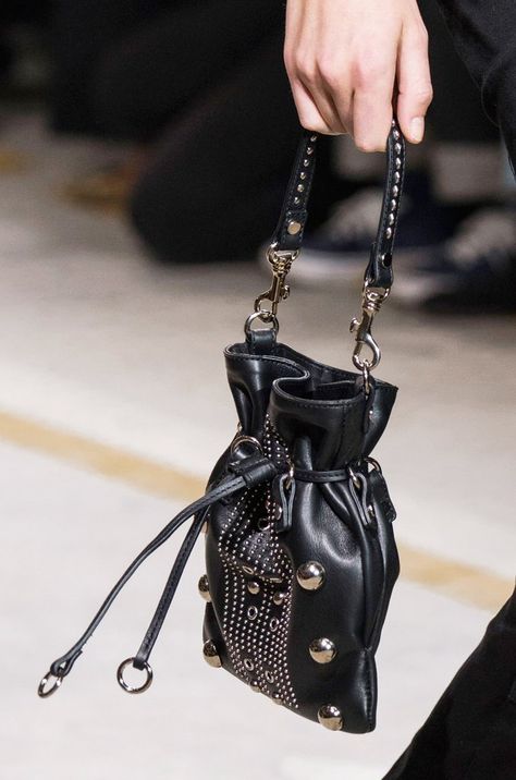 Explore the Over-the-Top Bags at Milan Fashion Week Diesel Black Gold, Black Gold Jewelry, Jewelry Black, Leather Bucket Bag, Trend Fashion, Purses Designer, Balenciaga City Bag, Cute Bags, Perfect Bag