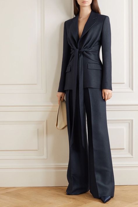 Garconne Style, Elegent Dress, How To Have Style, Prom Gift, Anita Ko, Gabriela Hearst, Woman Suit Fashion, Business Dress, Flared Trousers