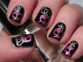 Skull Nail Designs, Skull Nail Art, Skull Nails, Gothic Nails, Holiday Nail, Really Cute Nails, Nail Swag, Black Nail, Halloween Nail Designs